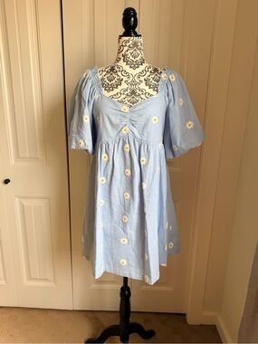 &Merci Daisy Embroidered Baby Doll dress size L